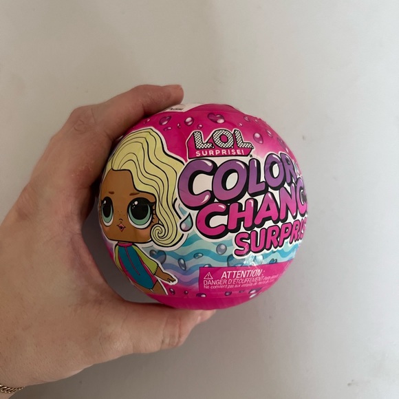 Brand new LOL colour changing surprise - Picture 2 of 2